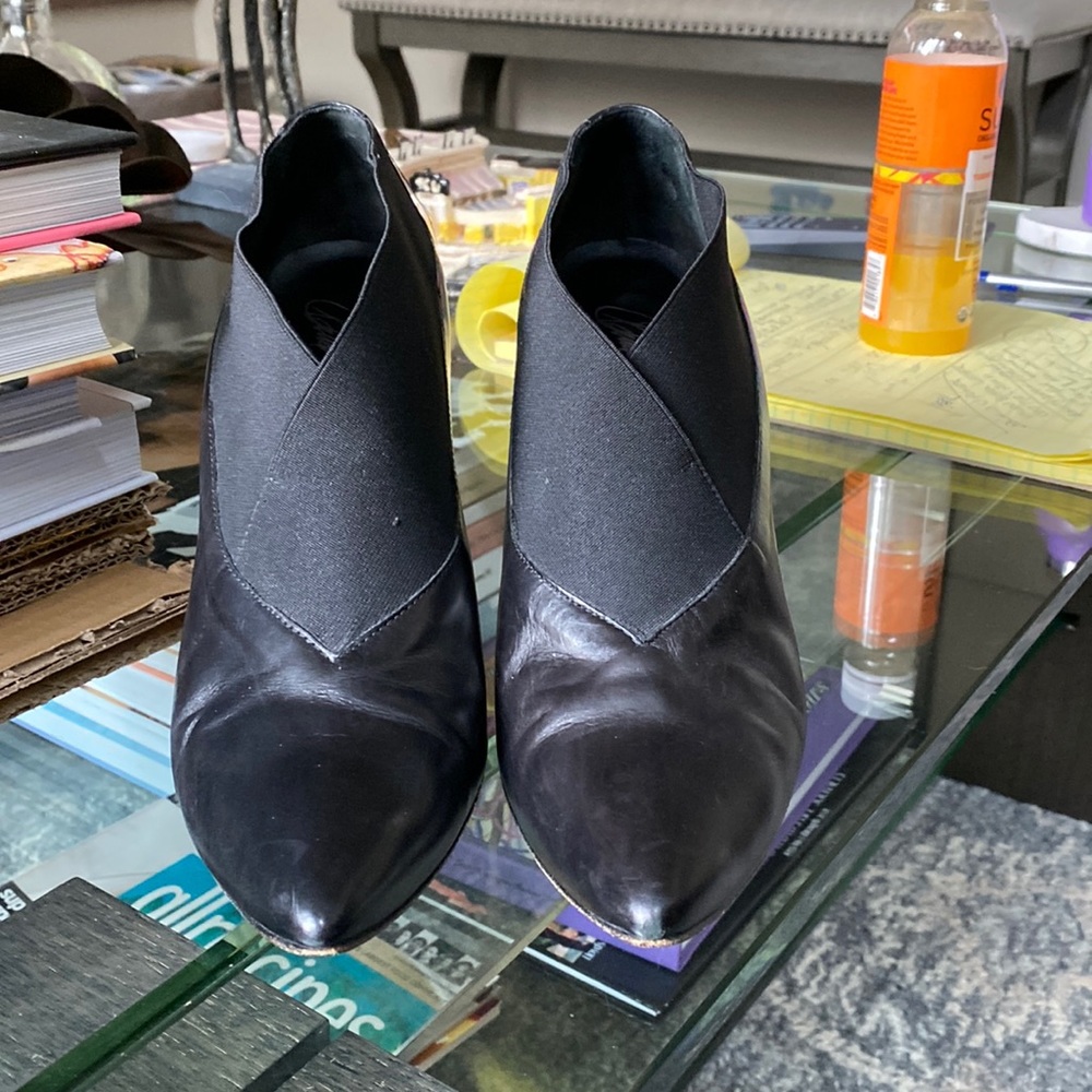 Donald J Pliner, VALEN Leather bootie pump